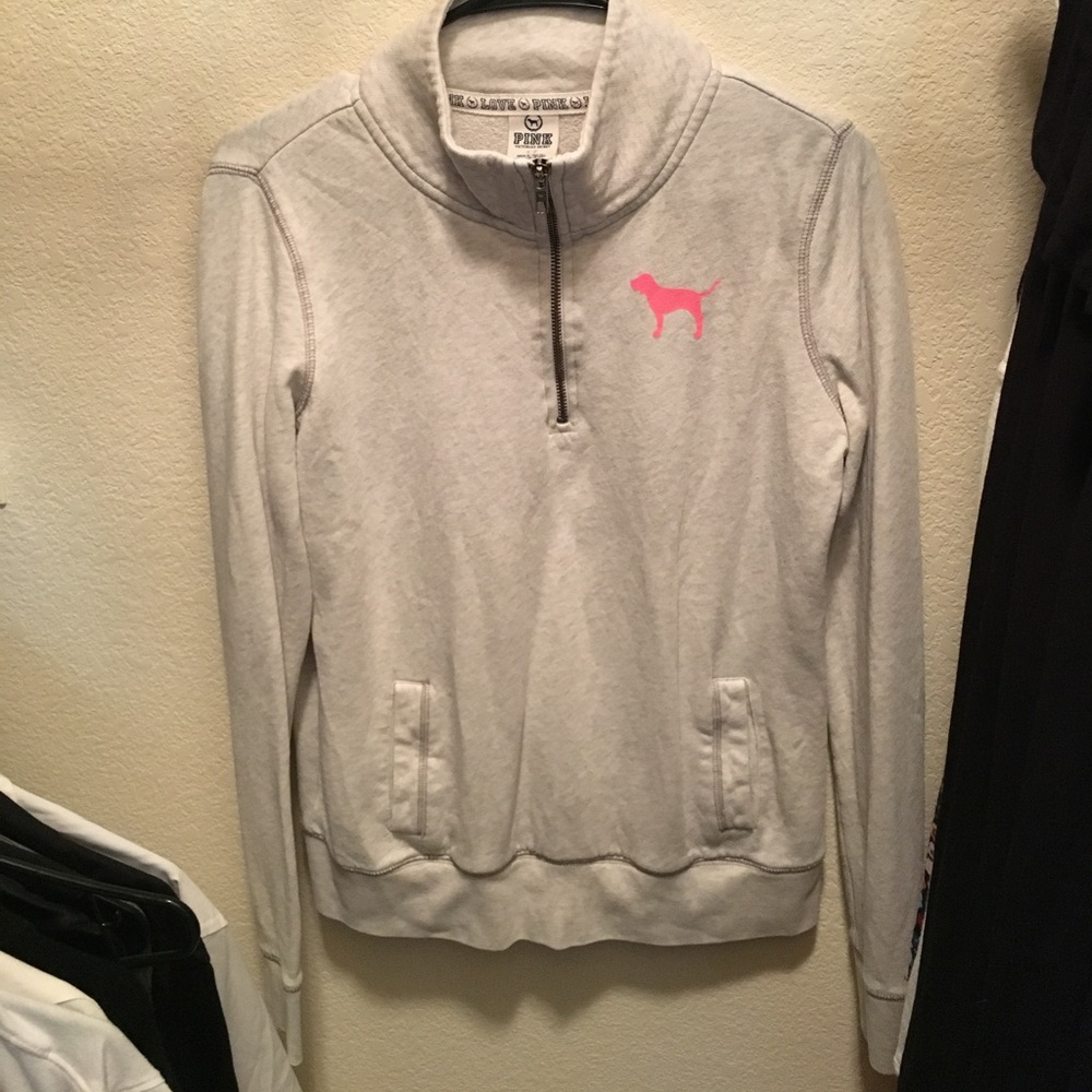 VS PINK Sweatshirt size Small 💕